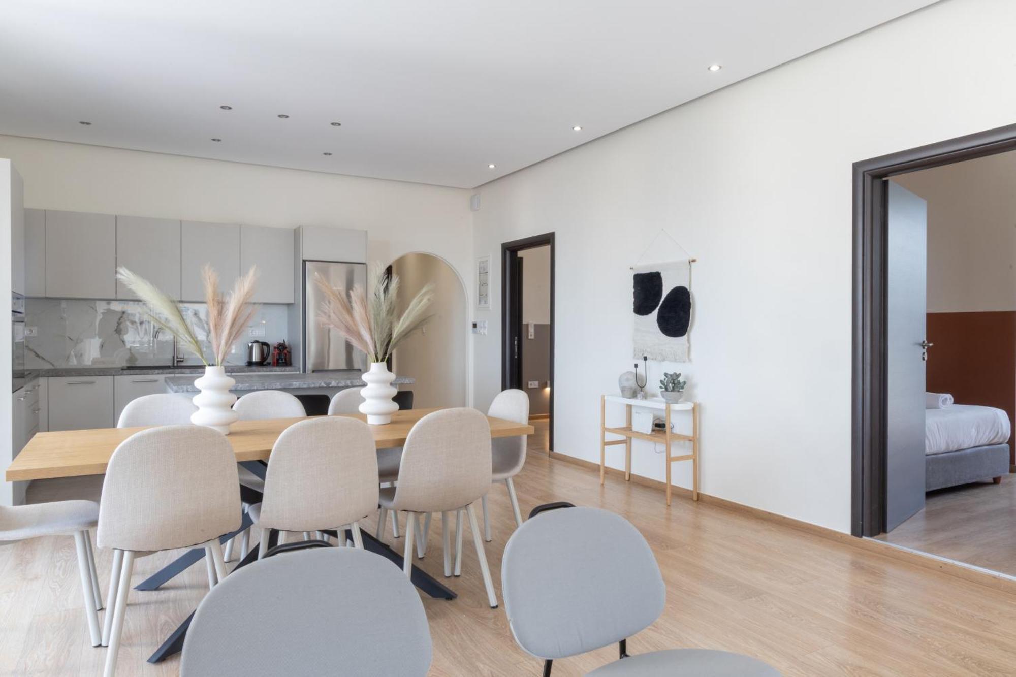 Luxurious 3-Bedroom Seaside Retreat Fully Renovated In 2025 Athens Exterior photo